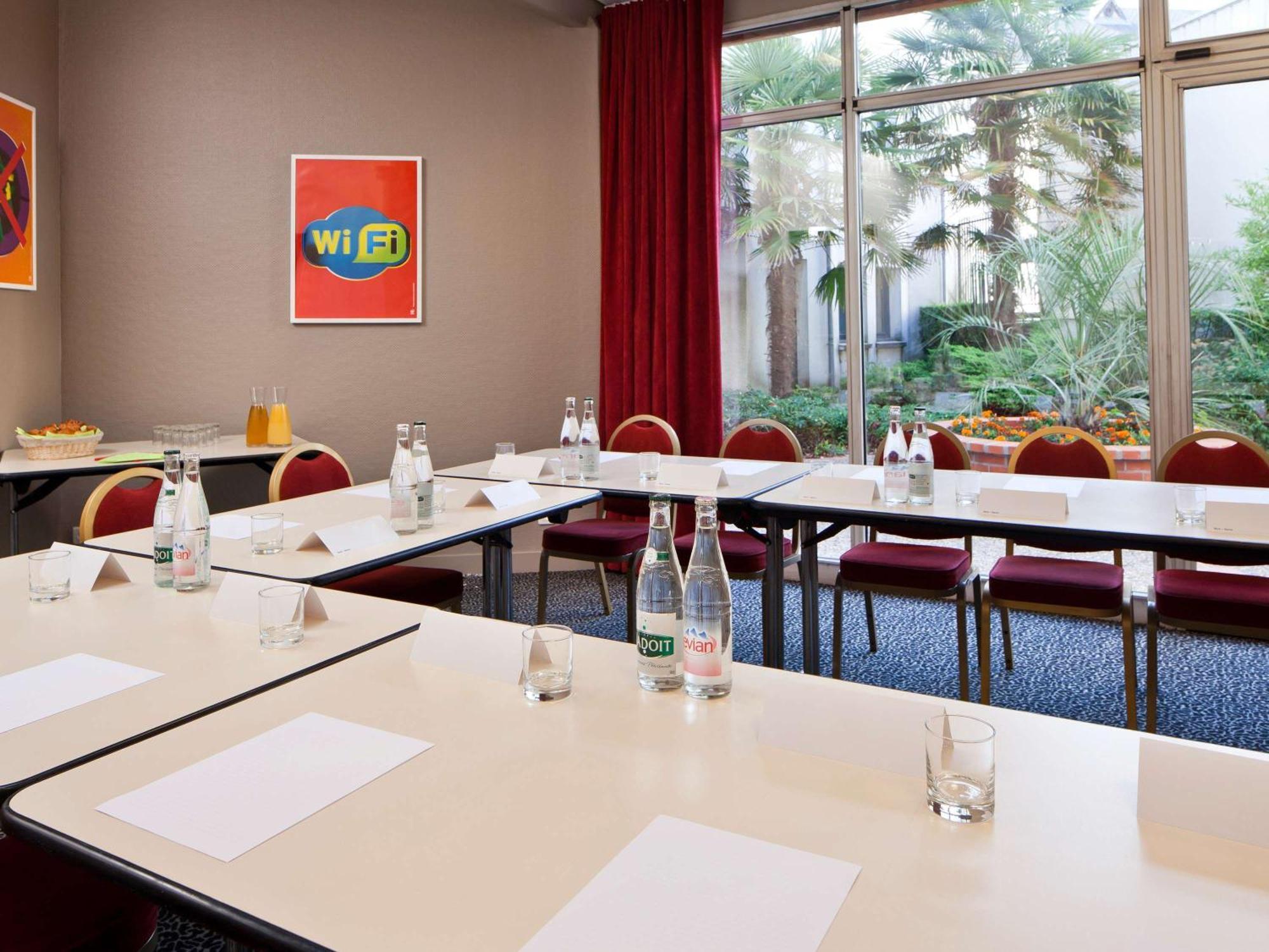 Ibis Styles Blois Centre Gare Hotel Kültér fotó